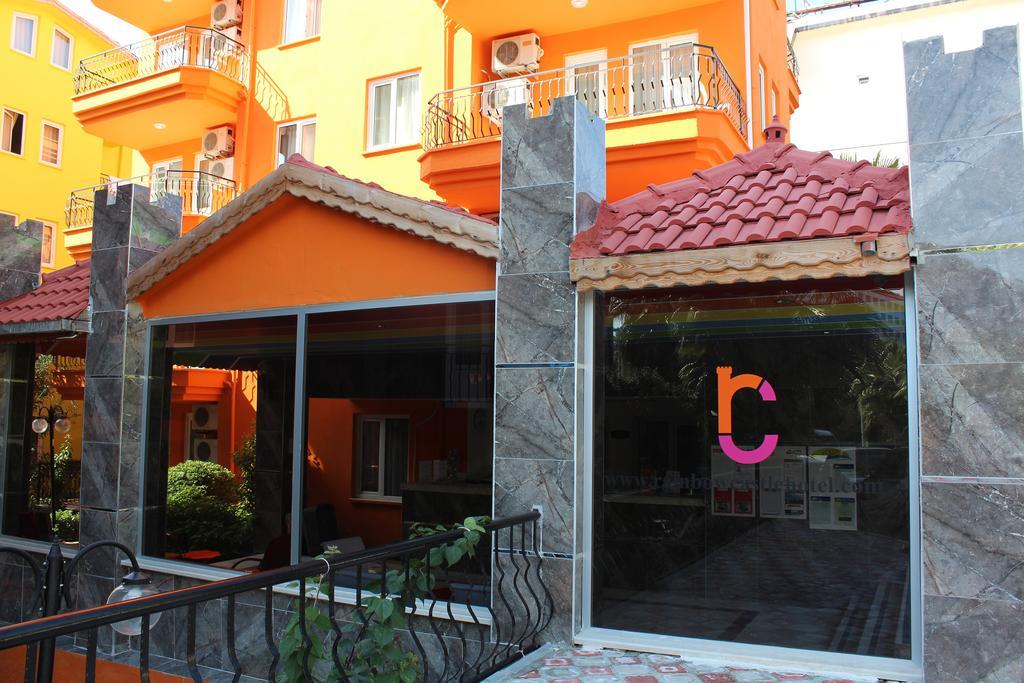 Rainbow Castle Hotel Side Exterior photo